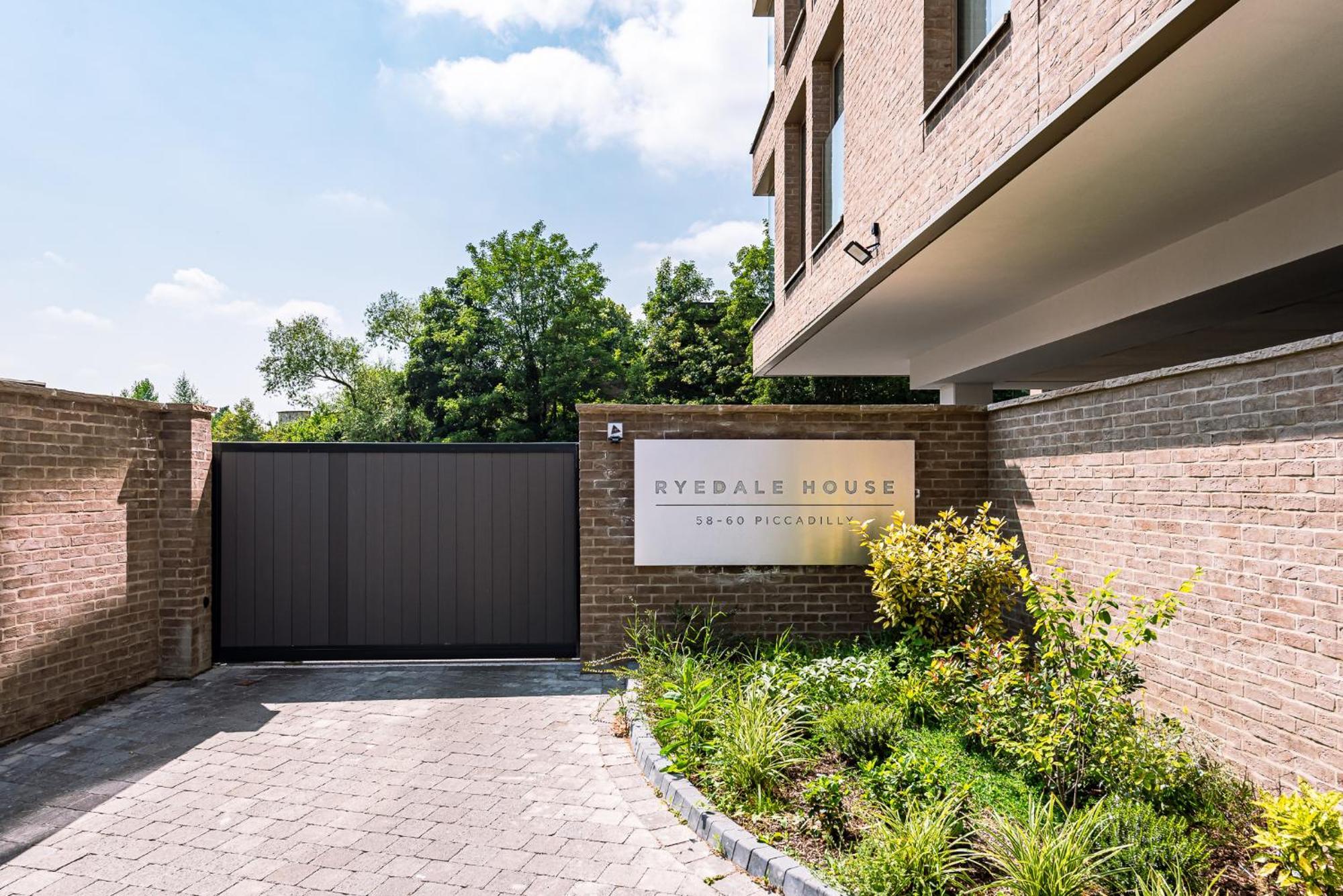 River & Castle At Ryedale House York Exterior photo